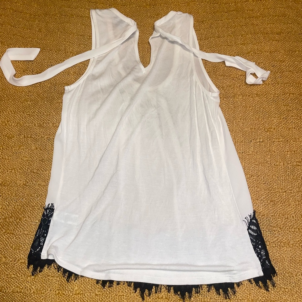 White Express Blouse with Lace Trim - Picture 6 of 8